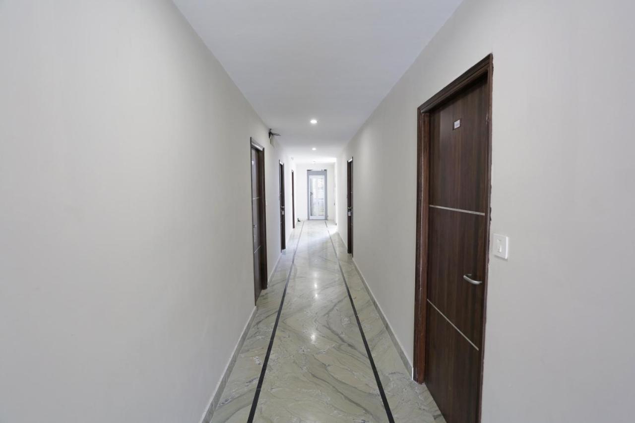 Hôtel Capital O 37423 Golden Leaf à Dehradun Extérieur photo